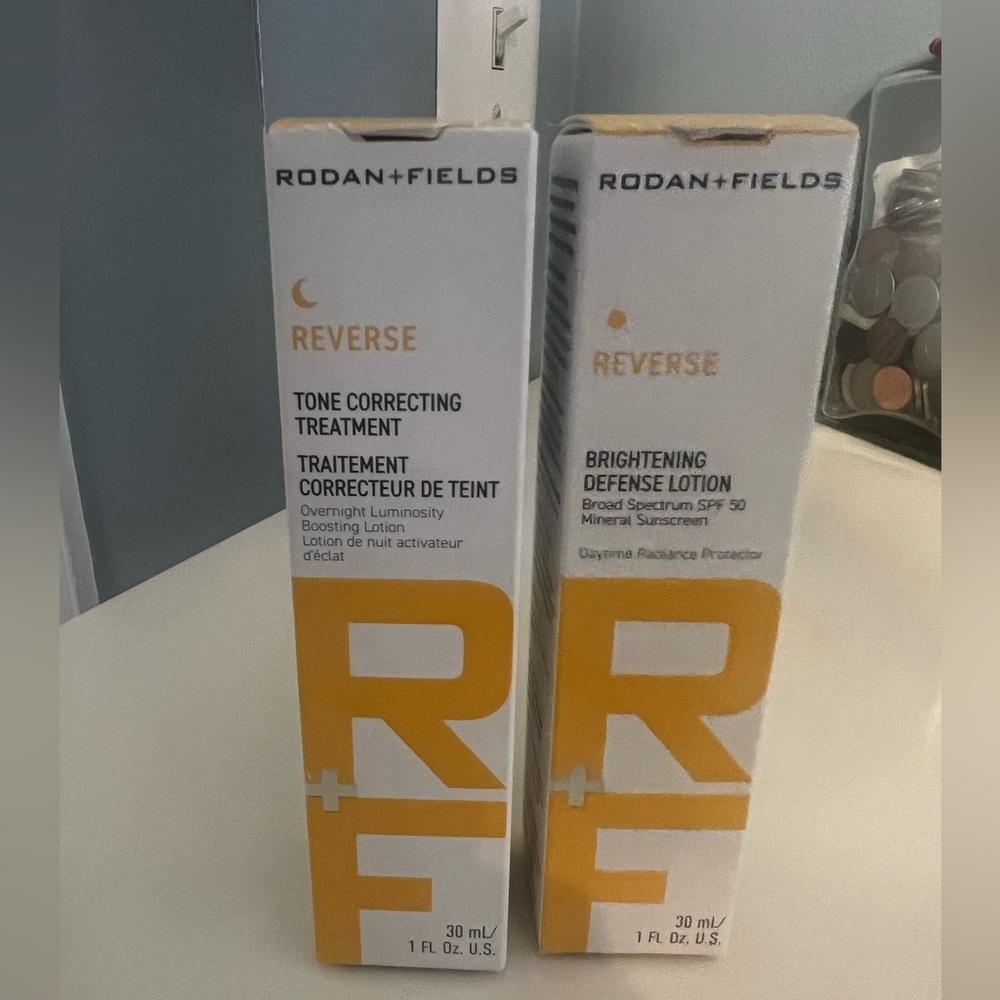 Rodan & Fields Reverse Regimen (NEW) - Picture 4 of 6